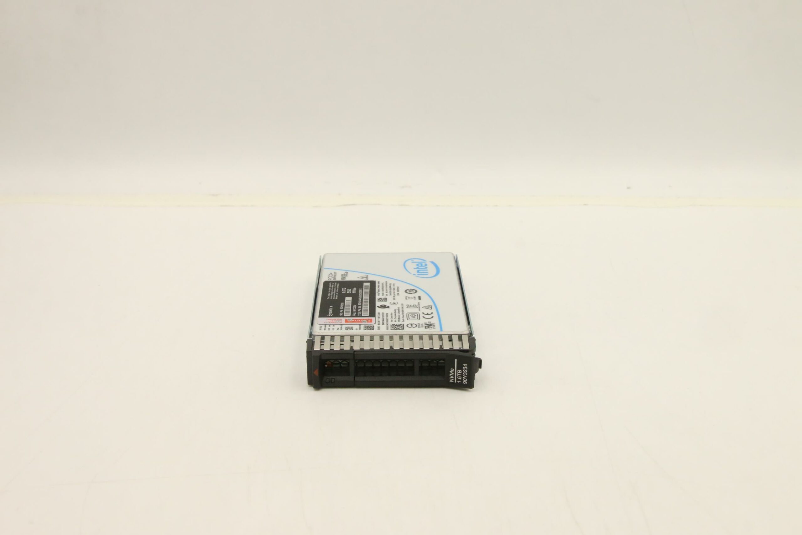 90Y3233 | Lenovo Intel P3600 1.6 TB NVMe 2.5" G3HS Enterprise Value PCIe SSD