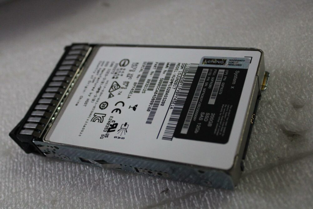 00FN379 | Lenovo 200GB 12G SAS 2.5" MLC G3HS Enterprise SSD
