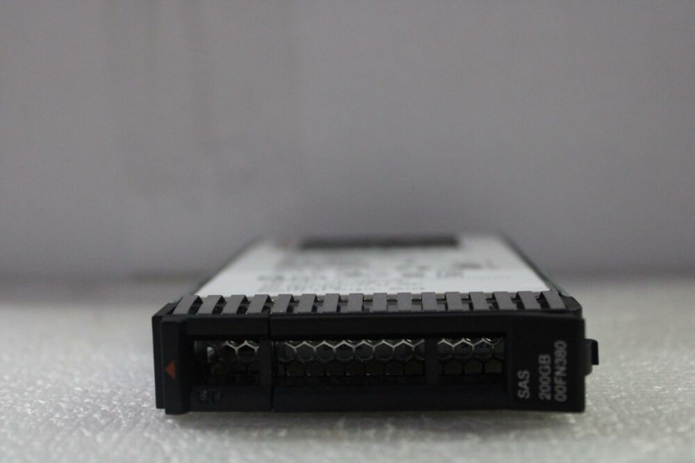 00FN379 | Lenovo 200GB 12G SAS 2.5" MLC G3HS Enterprise SSD - Image 2