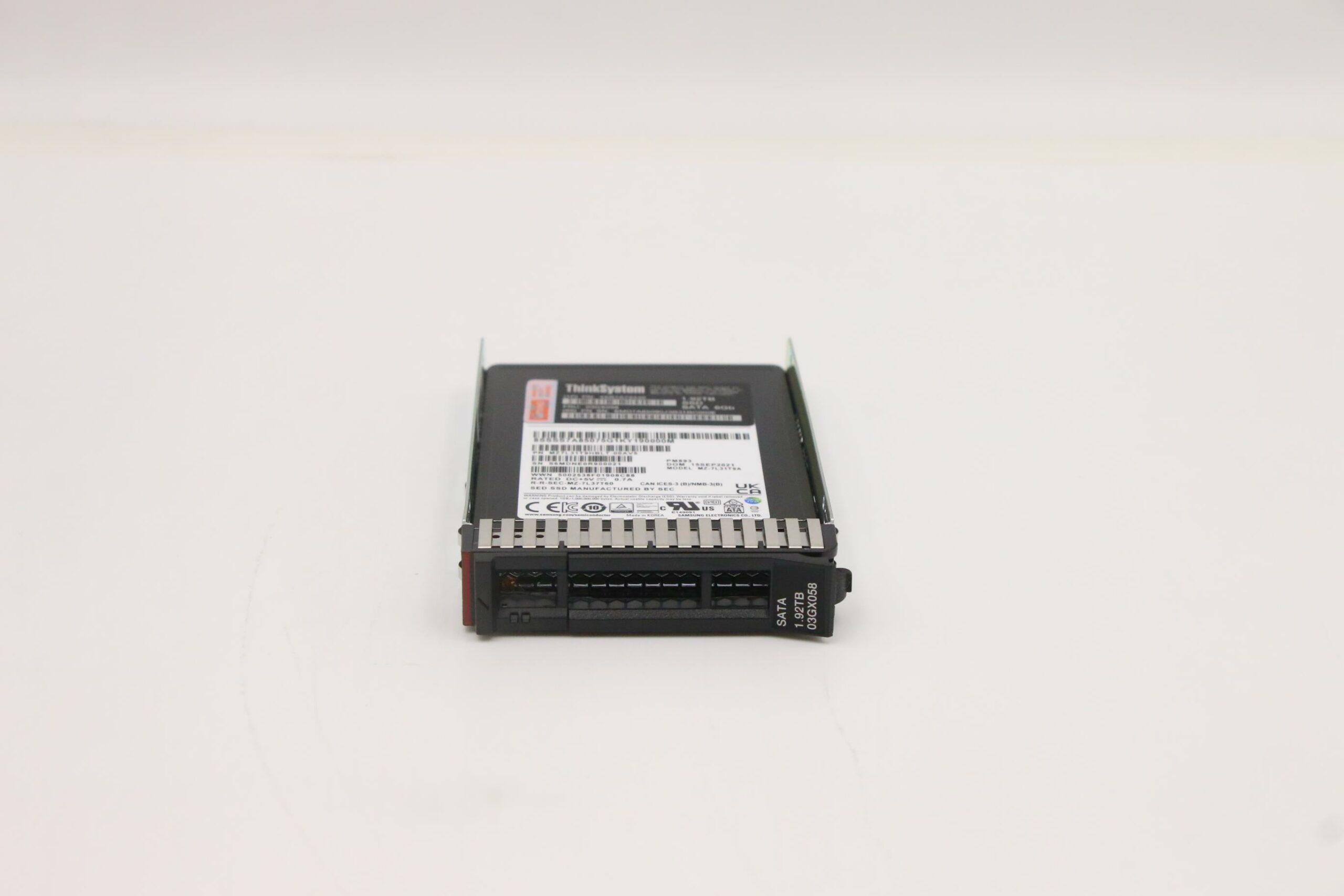 4XB7A72440 | ThinkSystem 2 5" PM893 1 92TB Read Intensive SATA 6Gb HS SSD Image 2