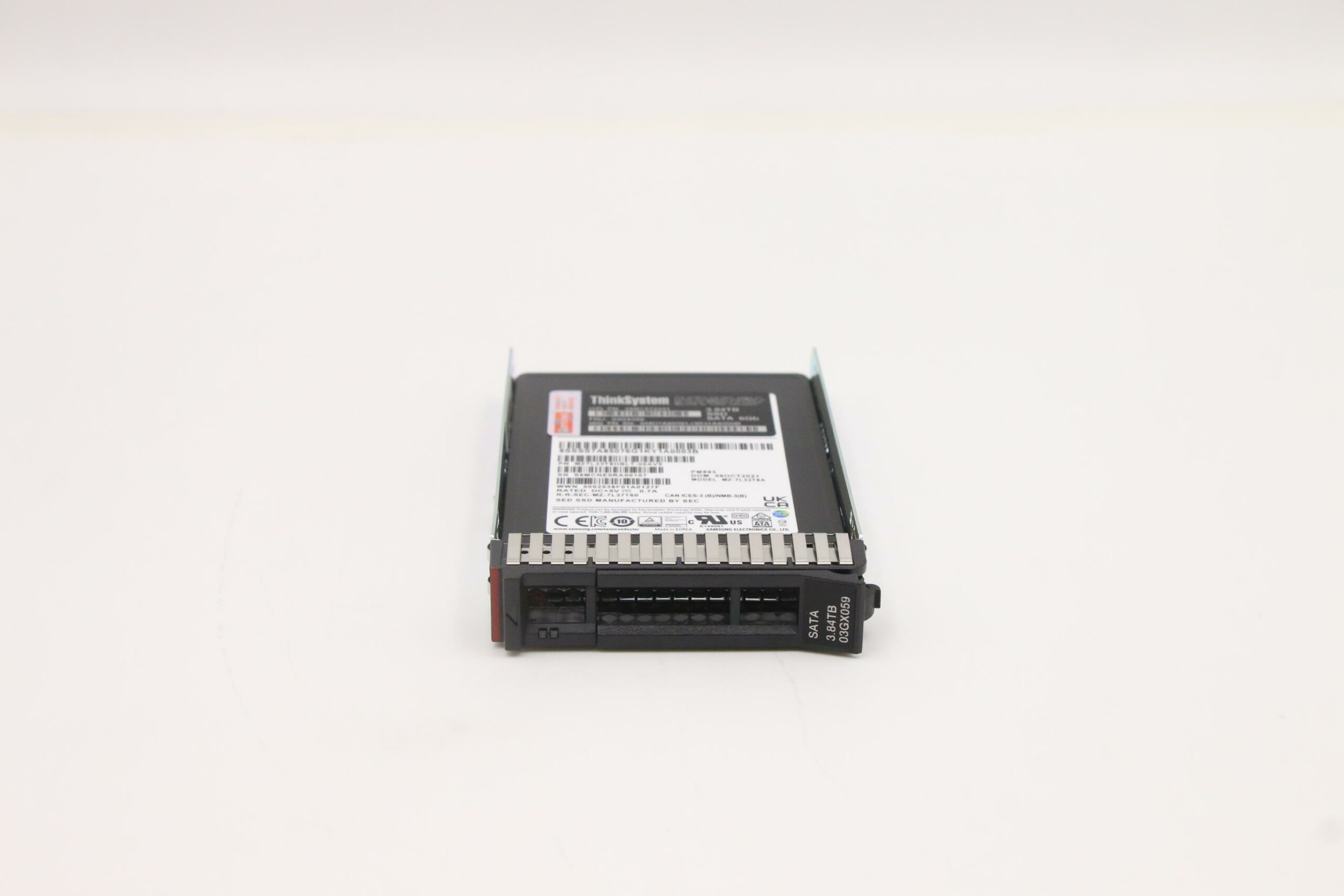 4XB7A72441 | ThinkSystem 2 5" PM893 3 84TB Read Intensive SATA 6Gb HS SSD Image 2